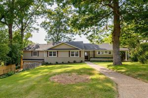 105 Lakewood Dr