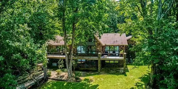 160 Tower Rd