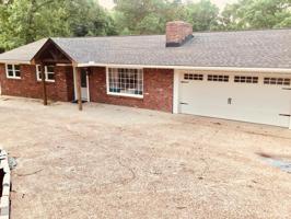 608 Lakeside Dr W