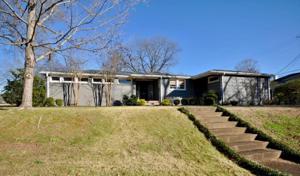920 Riverview Dr