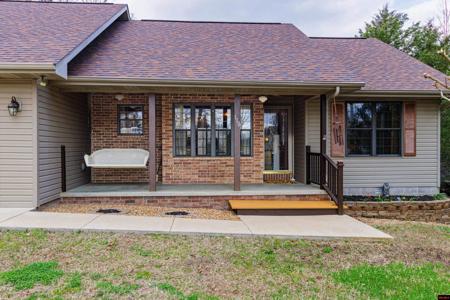 110 LAKE FOREST CIRCLE