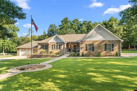 203 LAKEVIEW DRIVE