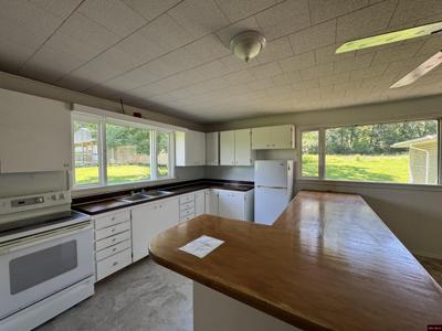 5262 HAND COVE ROAD