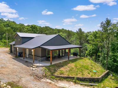 100 OAK LEAF TRAIL