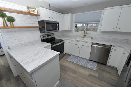 591 RIDGEVIEW DRIVE