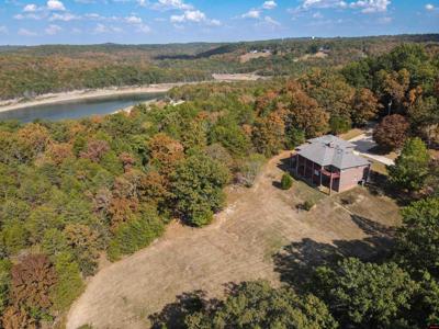 19 GOLDEN ACRE PLACE