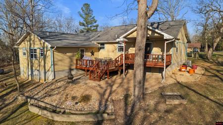 160 LEAWOOD DRIVE