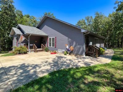 99 TRAILWOOD PLACE
