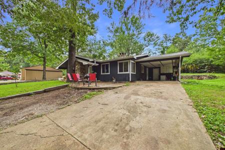 139 PARKVIEW DRIVE