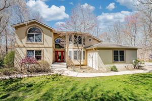 39 Lakeside Drive