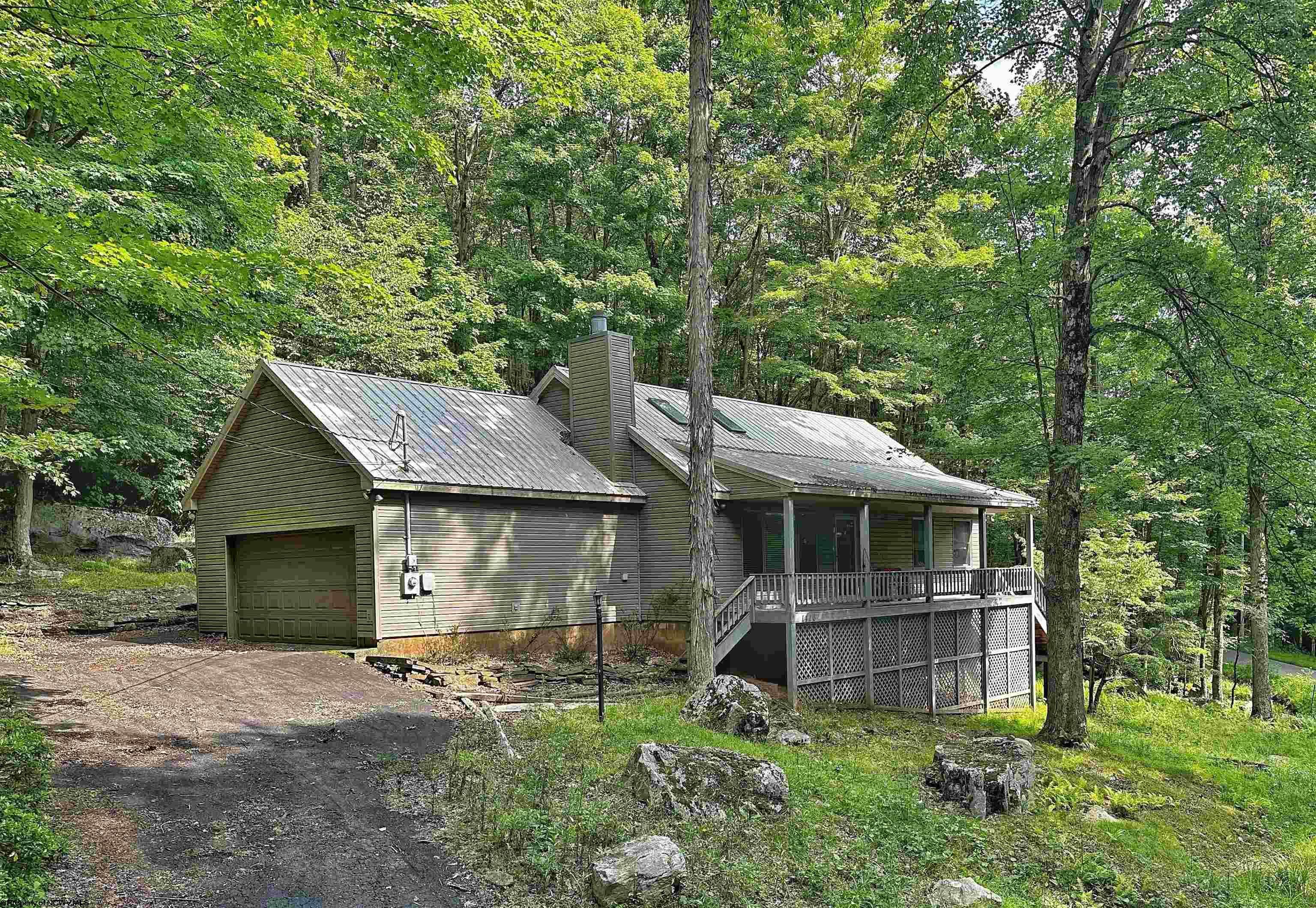 1416 Goldenrod Drive, Terra Alta, WV lhrmls01734028