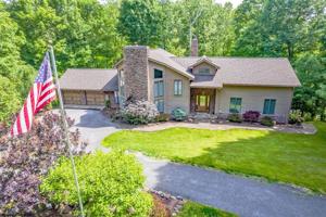 5004 Woodland Cove Road