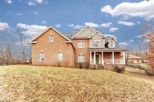 60 Lakeside Drive