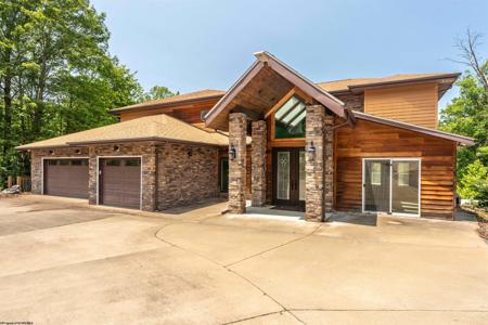 2081 Lakeside