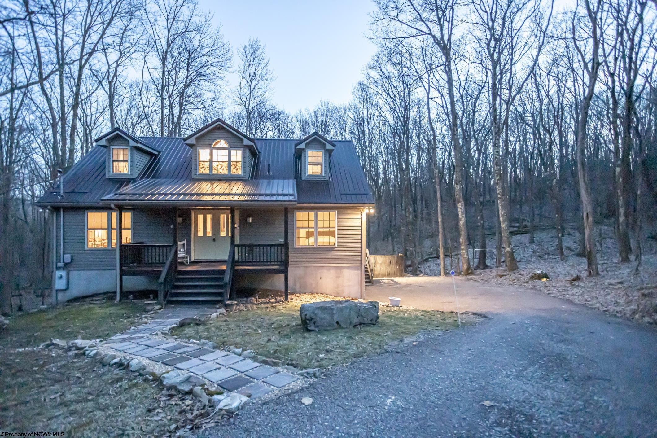 140 Hemlock Circle, Terra Alta, WV lhrmls02098327