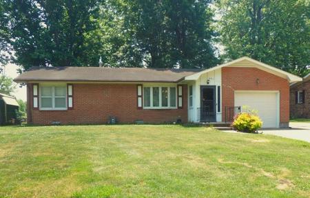 201 W LaHarpe Street