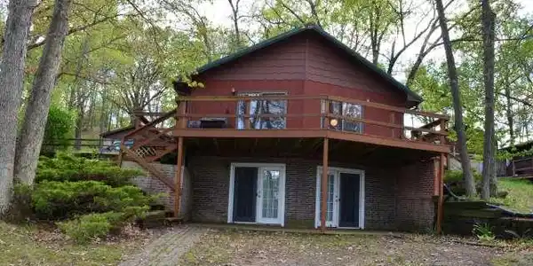 19006 Buttercup Court