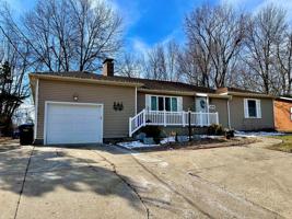 109 W LaHarpe Street