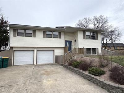 706 Sunset Hills Drive