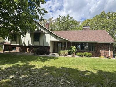 809 Holman