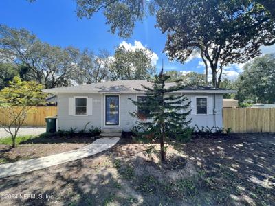 12164 VERSAILLES Street