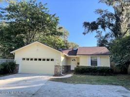 1671 E HOLLY OAKS LAKE RD