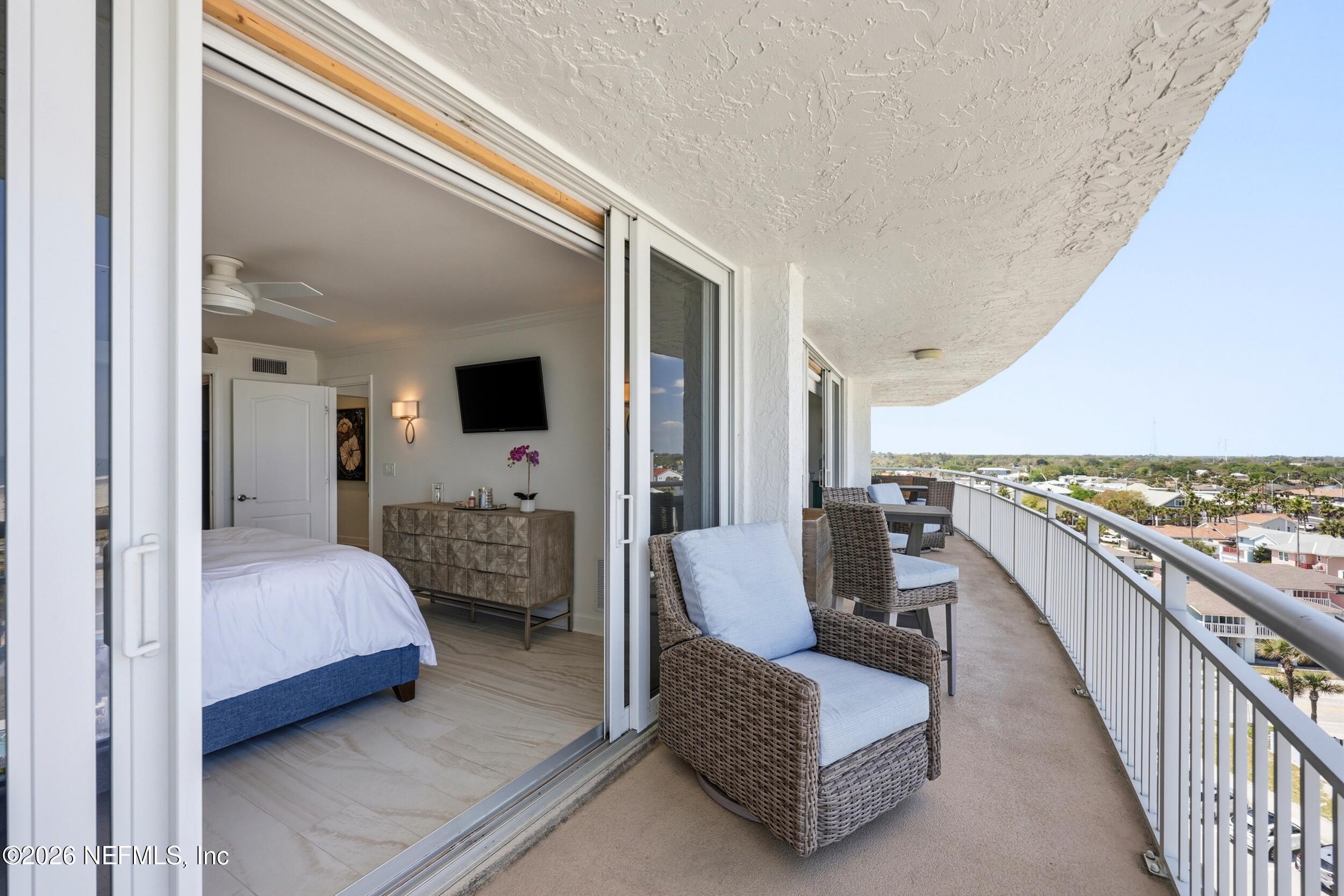 Image 4: Sunrise to sunset views