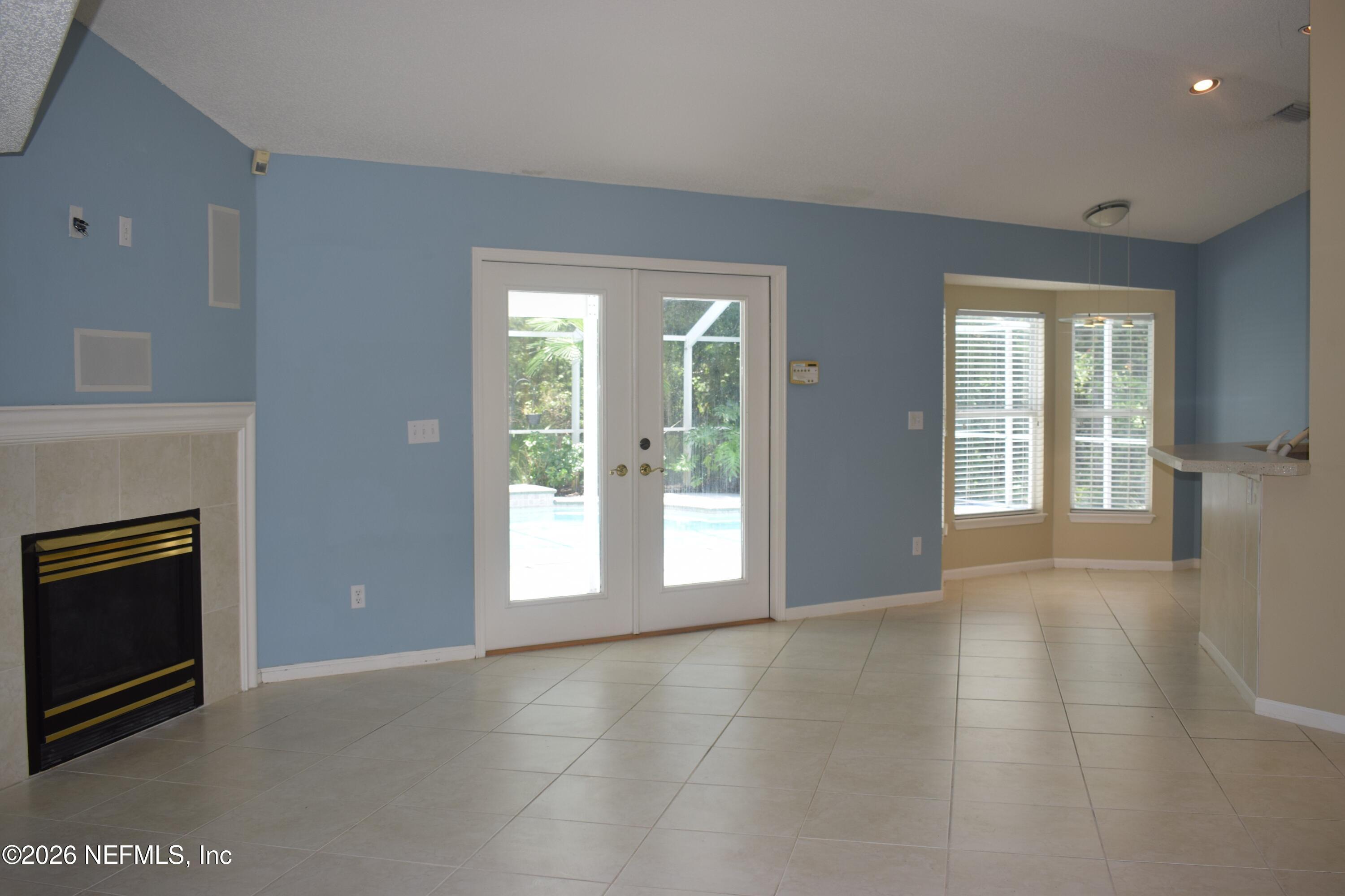 Image 4: Historic - Livingroom