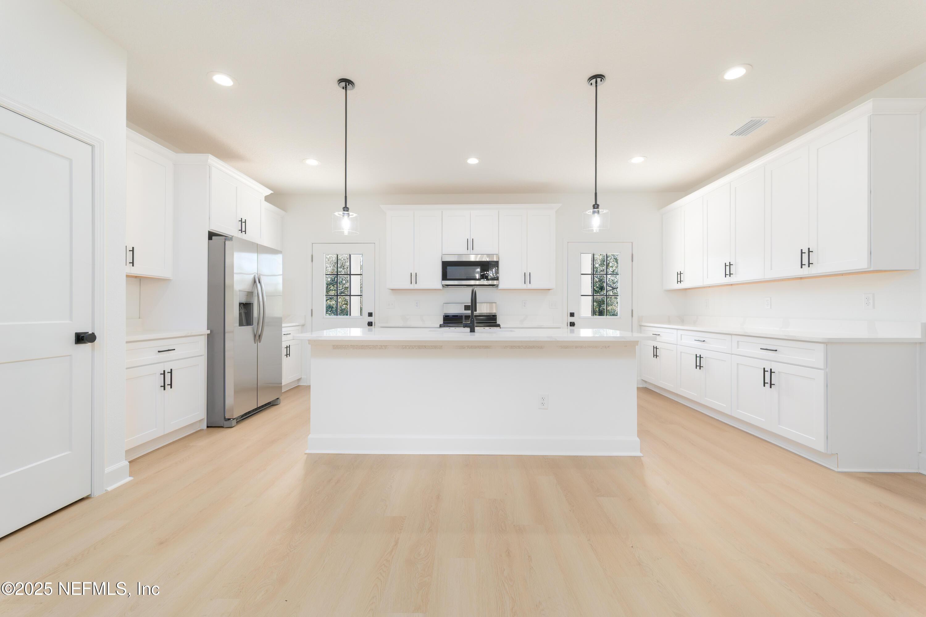 Image 4: 5500CORD352KEYSTONEHEIGHTSFL-101