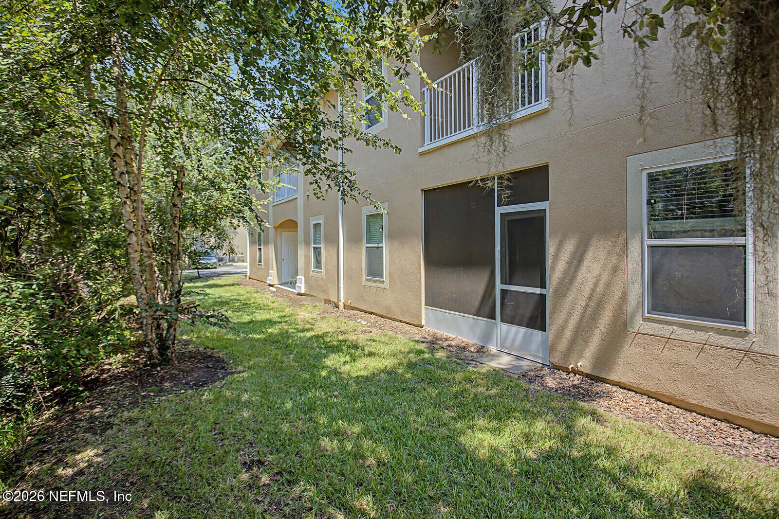 Image 3: Screened Patio