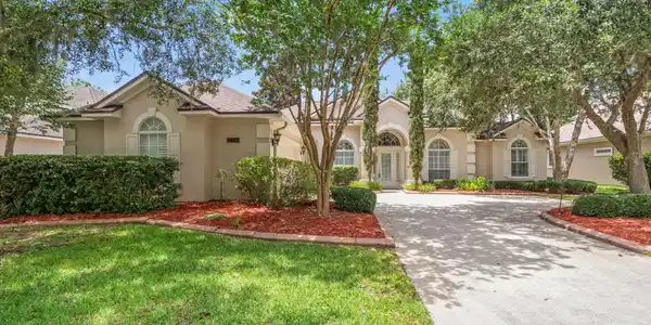 2188 AUTUMN COVE Circle