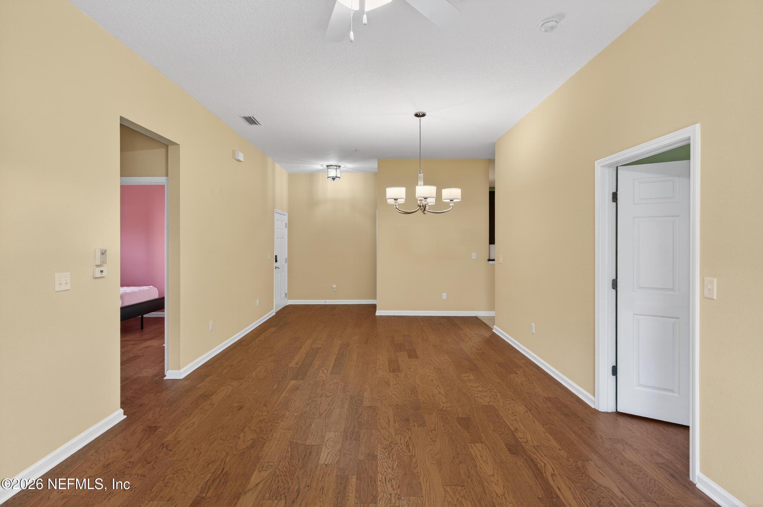 Image 3: Living Room