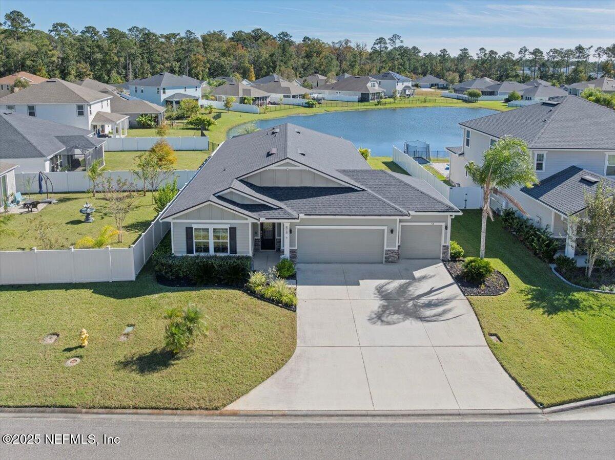 Image 4: Expanded driveway