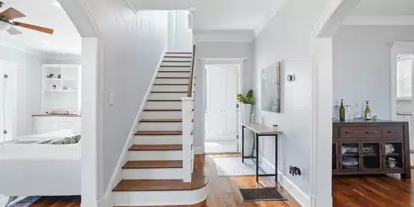 Image 4: 4_Foyer
