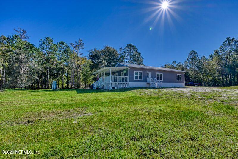 Image 3: lh3 profile