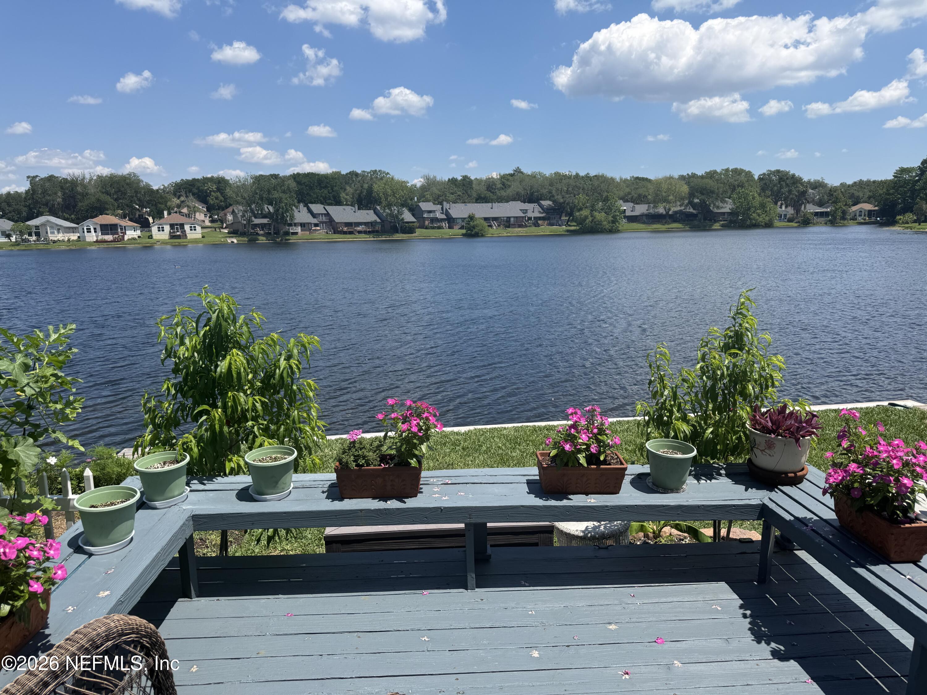 Image 1: Lakefront Home