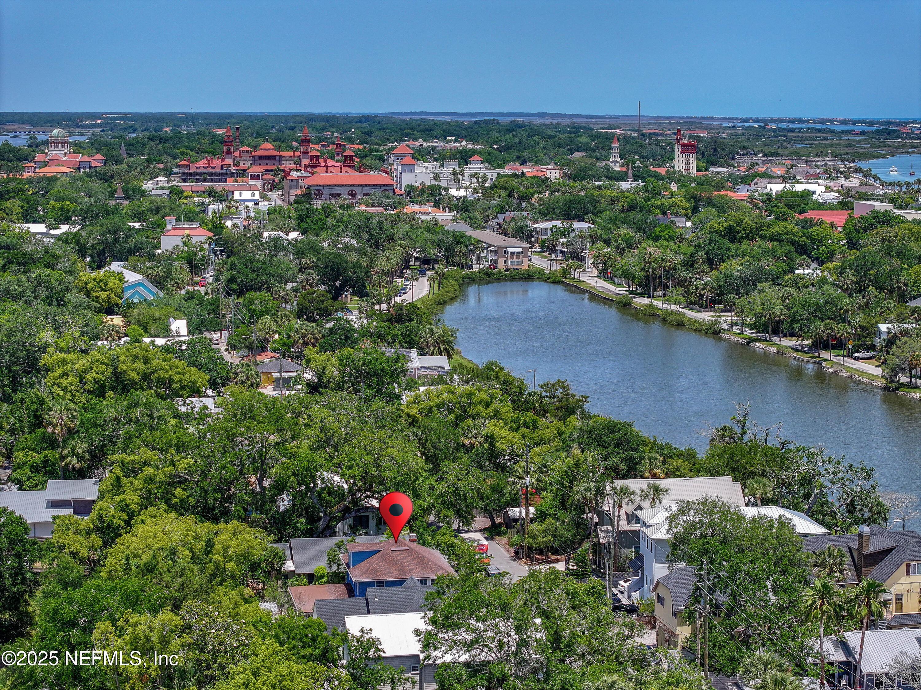Image 3: Great Location