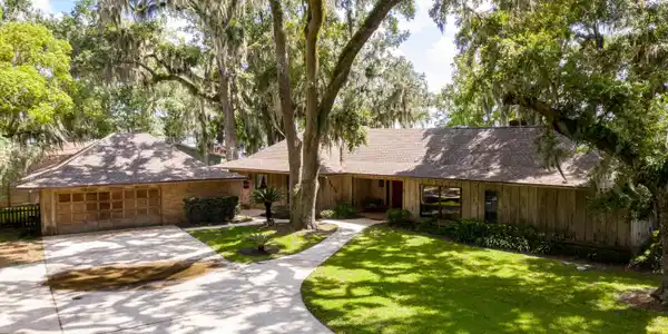 2475 DOGWOOD LN