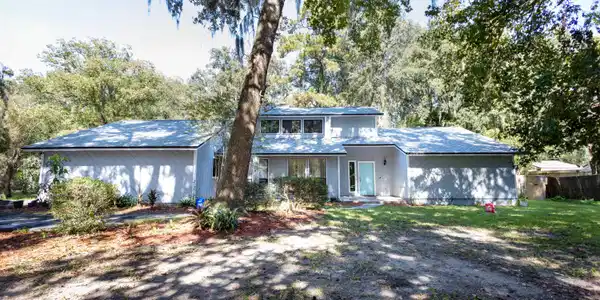 2547 WINDWOOD Lane