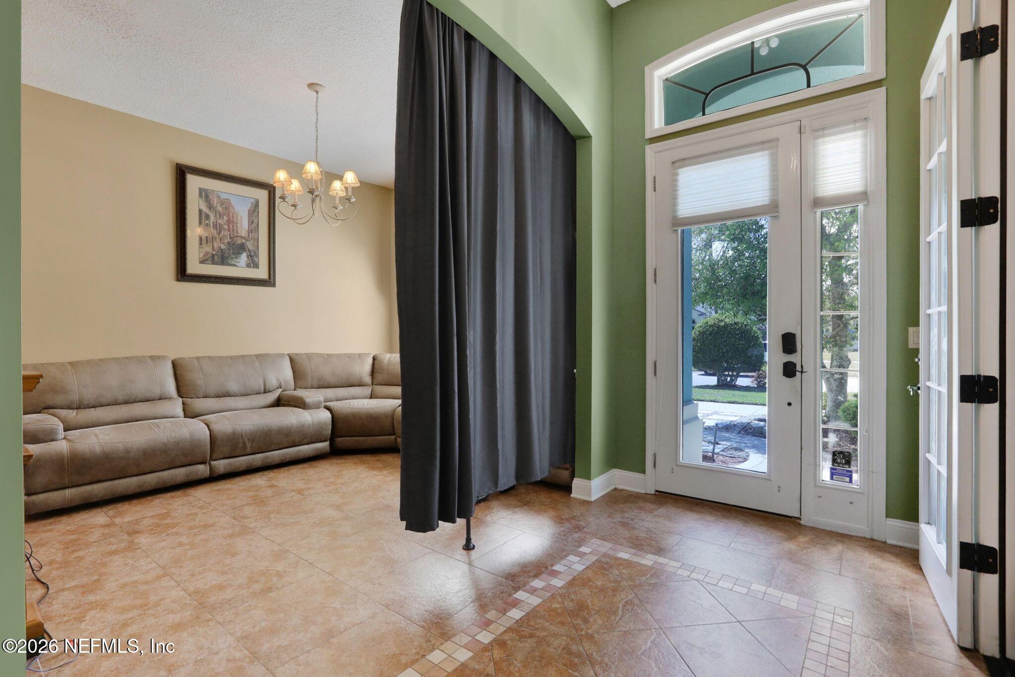 Image 3: 15-web-or-mls-297A1007
