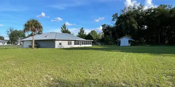 Image 4: Back Yard