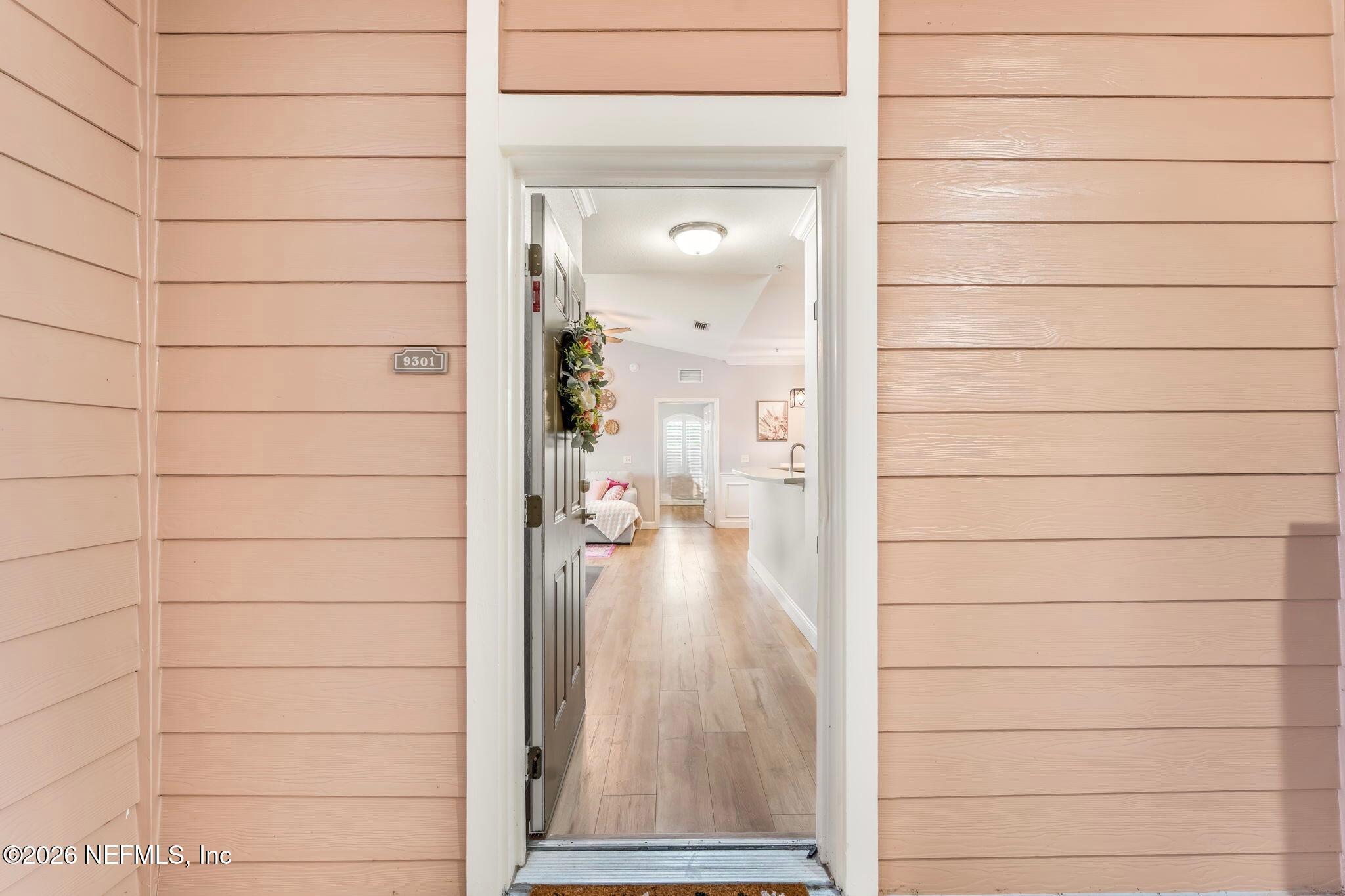 Image 3: Front Entry