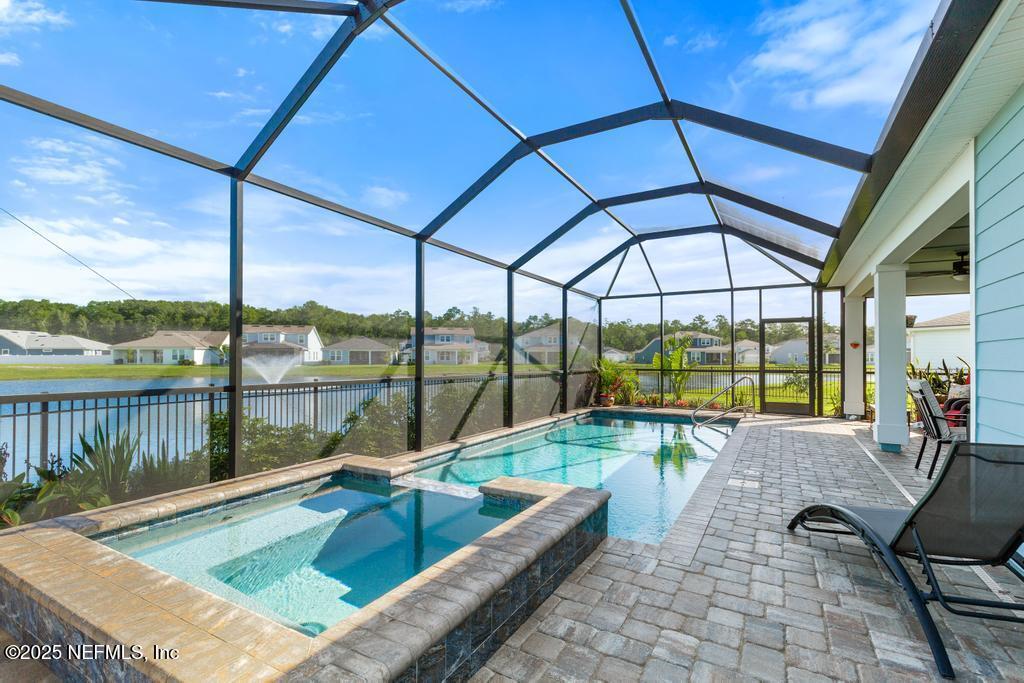 Image 2: Pool