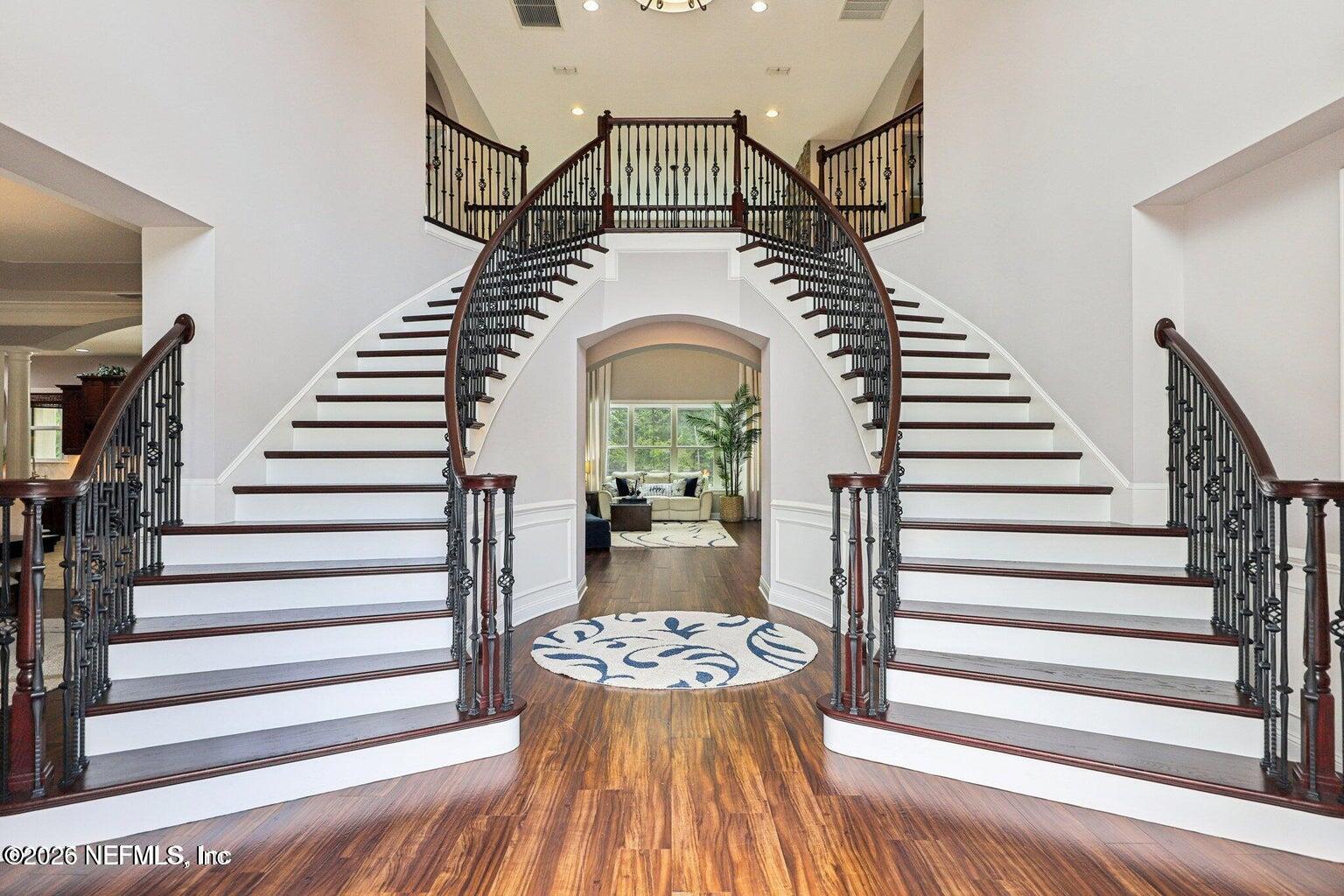Image 2: Entry