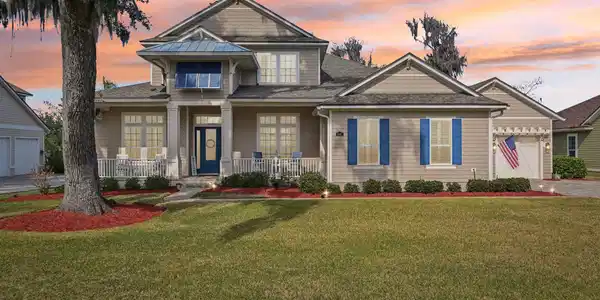 1867 MOORINGS Circle