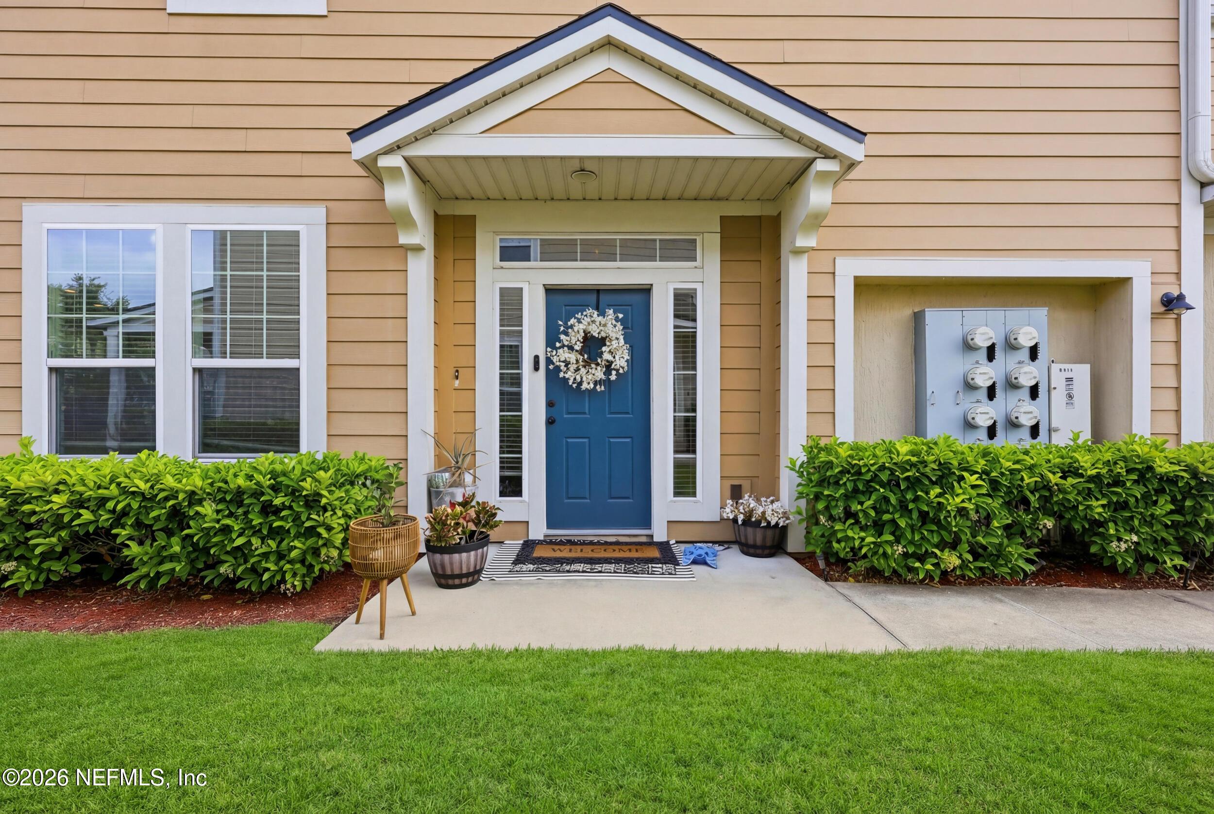 Image 2: Charming Entry