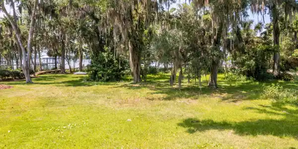 1911 MOORINGS CIR