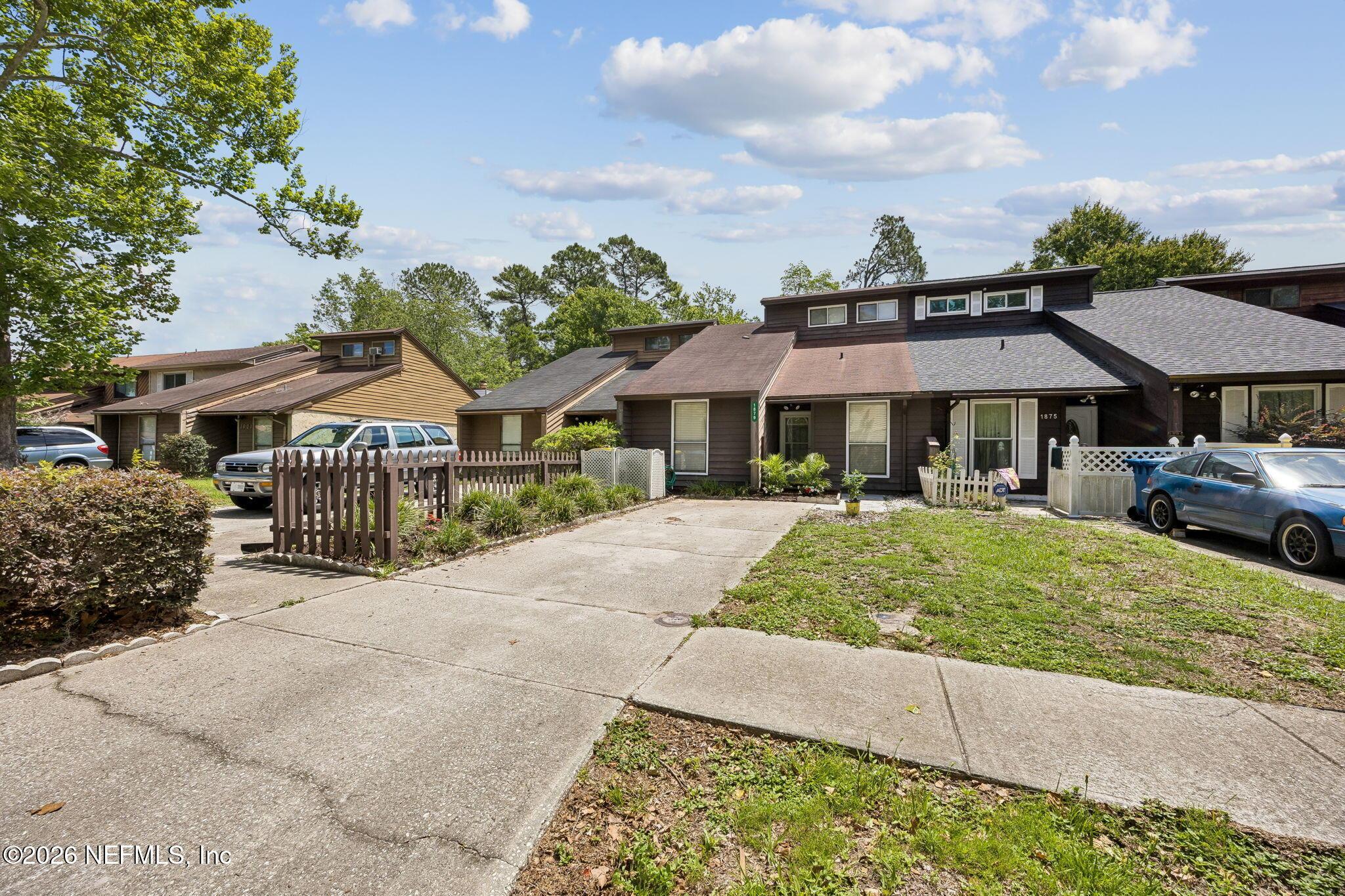 Image 3: 3-web-or-mls-1879 Oak Water Dr (3 of 37)