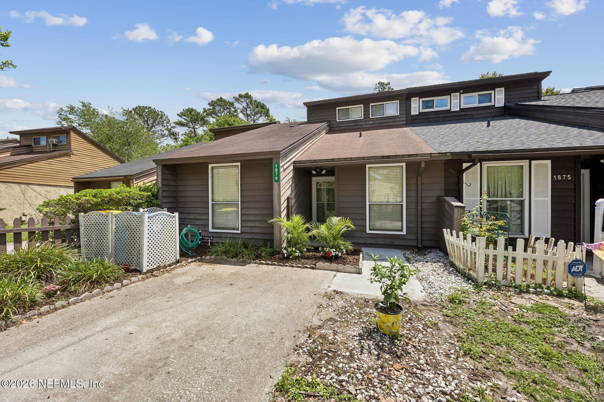 Image 4: 4-web-or-mls-1879 Oak Water Dr (4 of 37)