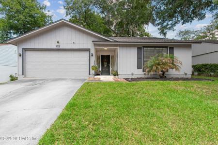 1469 CLASSIC OAK Road W